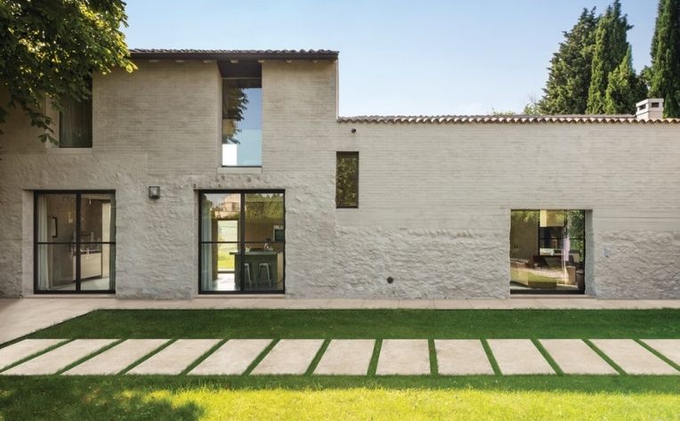 The Inside Scoop on Outdoor Flooring